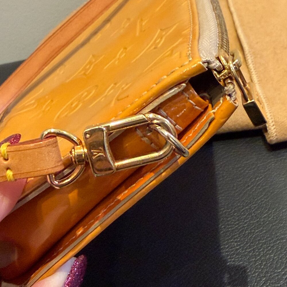 LOUIS VUITTON Monogram Vernis Yellow Lexington Pochette with Dustbag & COA - Picture 4 of 13